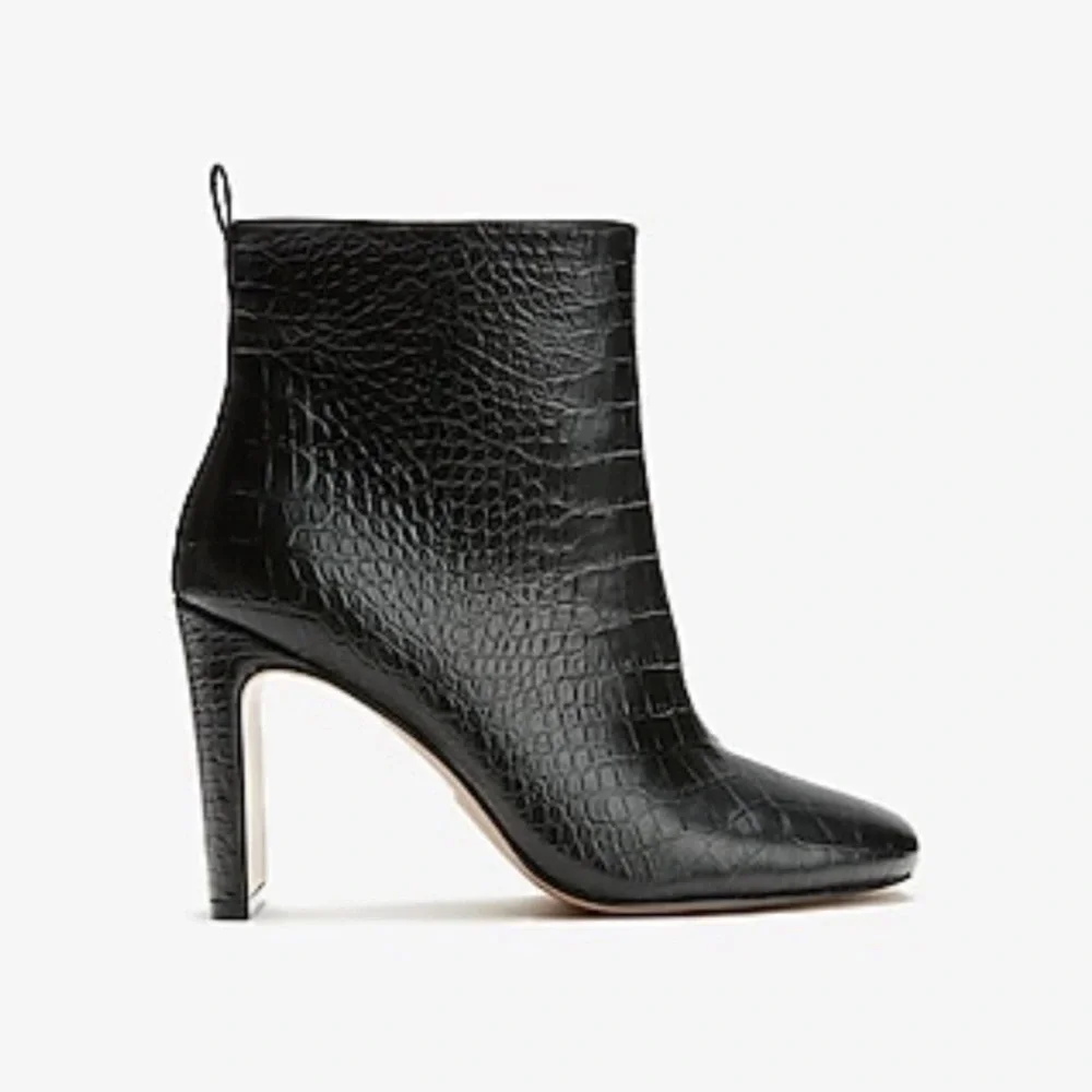 Express BRAND NEW!! Black Croc-Patterned Ankle Booties - Picture 2 of 12